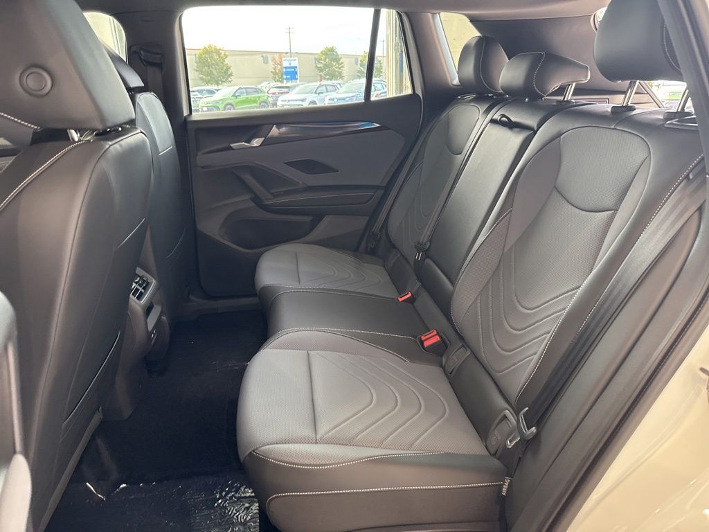 2025 Volkswagen Tiguan SE R-Line Black photo 17
