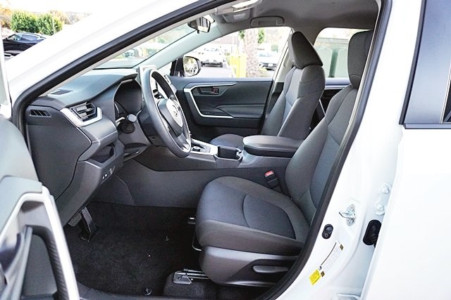 Used 2025 White Toyota LE image 13