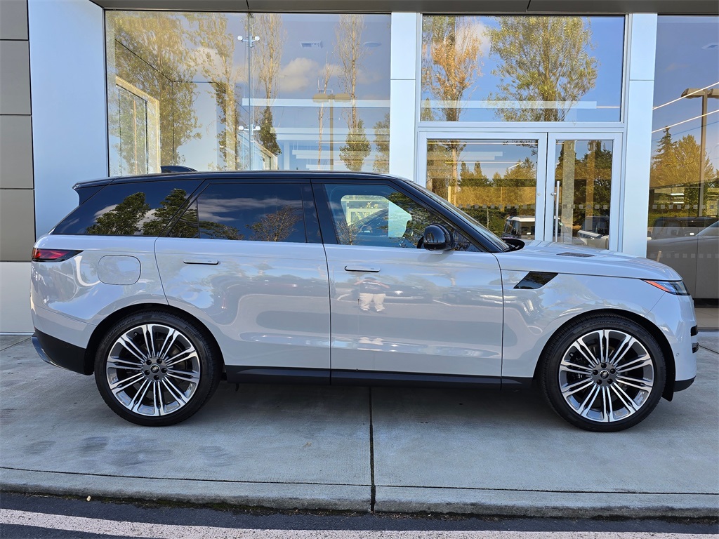 2025 Land Rover Range Rover Sport SE photo 7