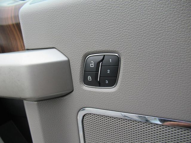 2016 Ford F-150 Lariat photo 26