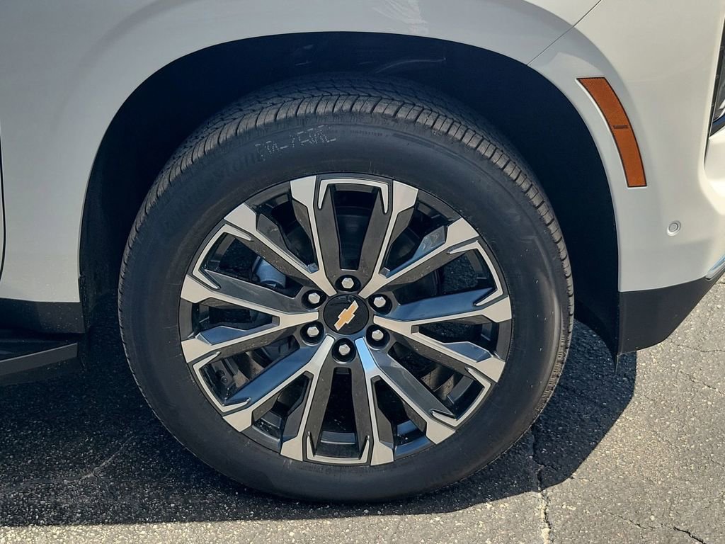 2025 Chevrolet Suburban High Country photo 19