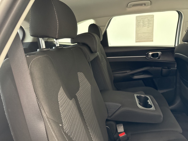 2022 Kia Sorento LX photo 12