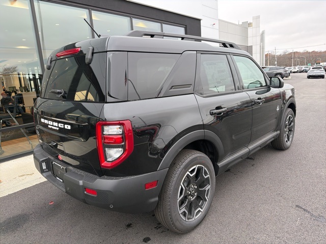 2025 Ford Bronco Sport Outer Banks photo 3