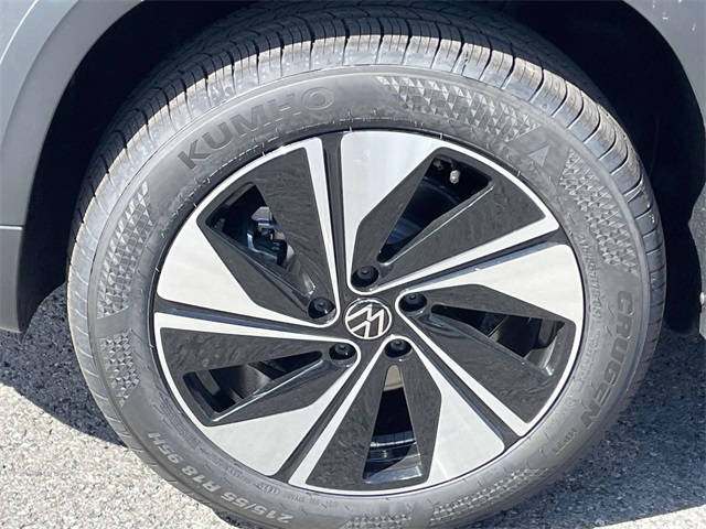 2025 Volkswagen Taos SE photo 10