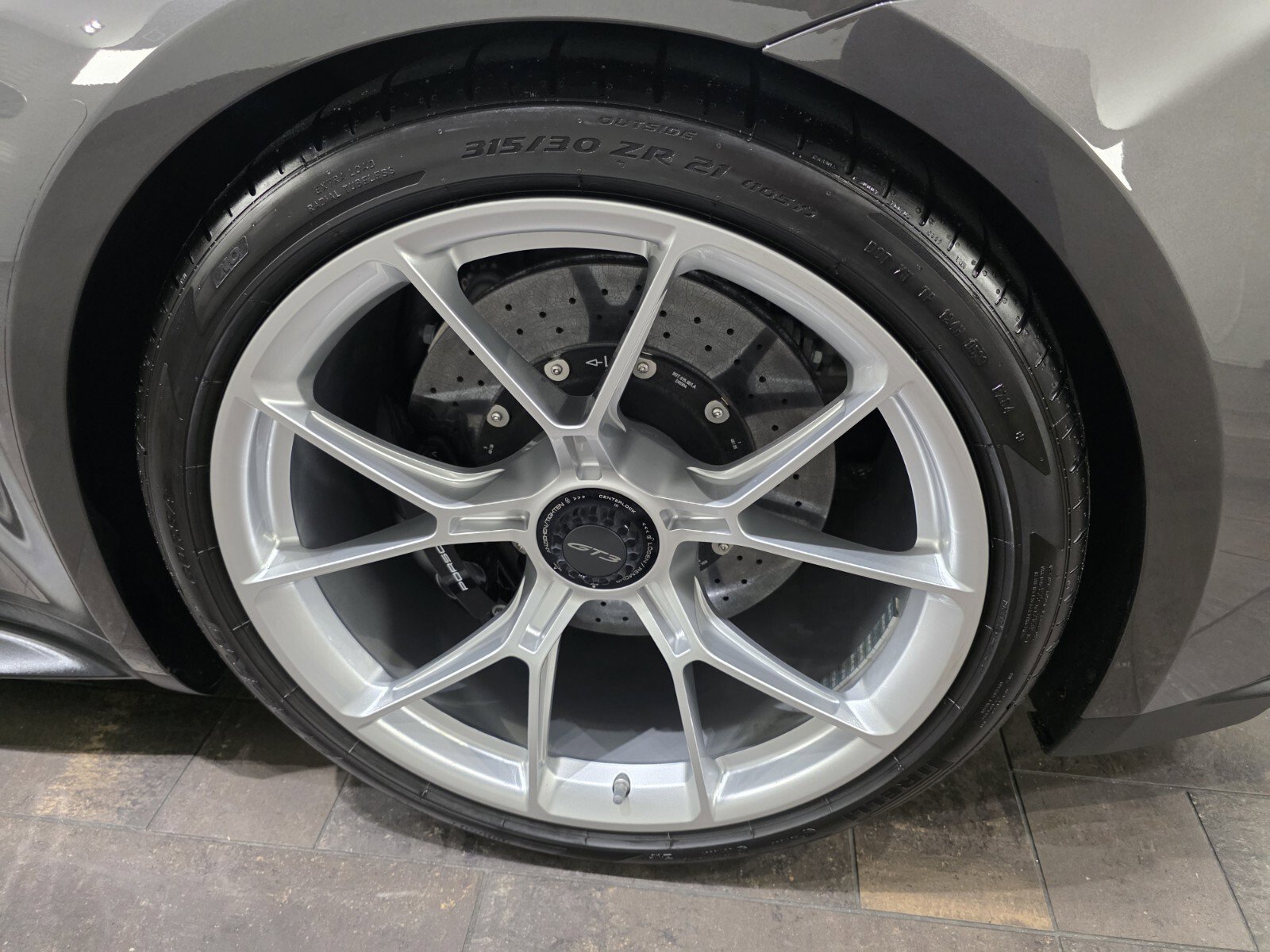 2022 Porsche 911 GT3 Coupe photo 12