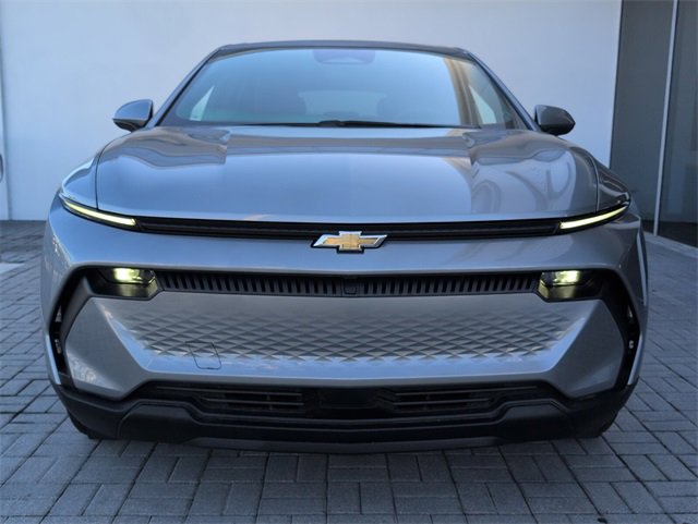 2026 Chevrolet Equinox EV 1LT photo 2