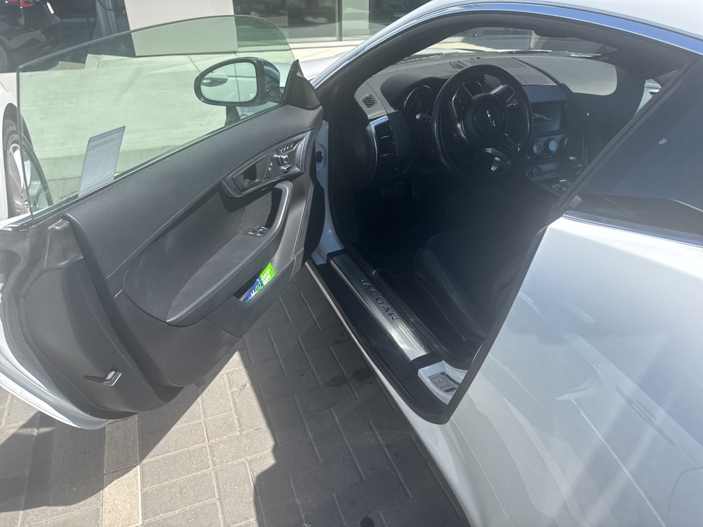 2019 Jaguar F-TYPE P300 photo 9