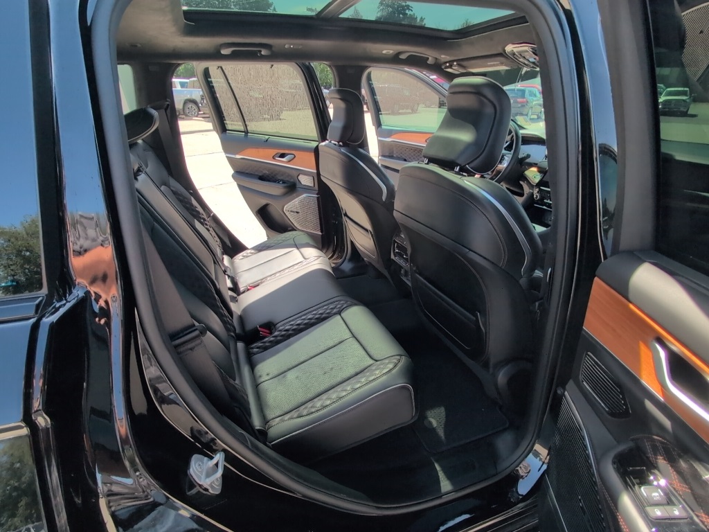 2022 Jeep Grand Cherokee Summit Reserve photo 27