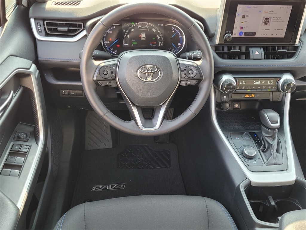 2024 Toyota RAV4 Hybrid SE photo 6