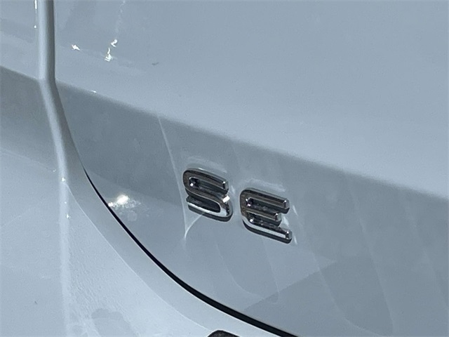 2025 Volkswagen Taos SE photo 13
