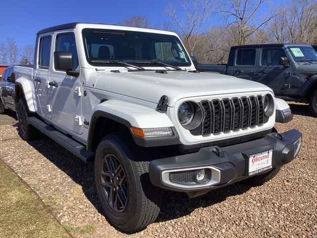 2025 Jeep Gladiator Sport photo 3