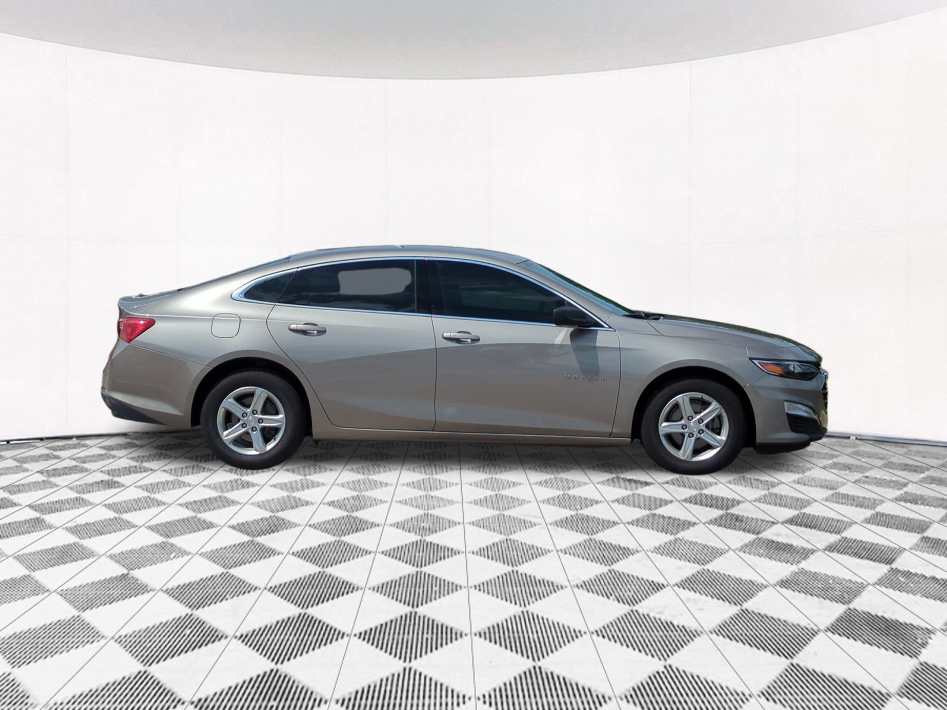 2022 Chevrolet Malibu photo 3