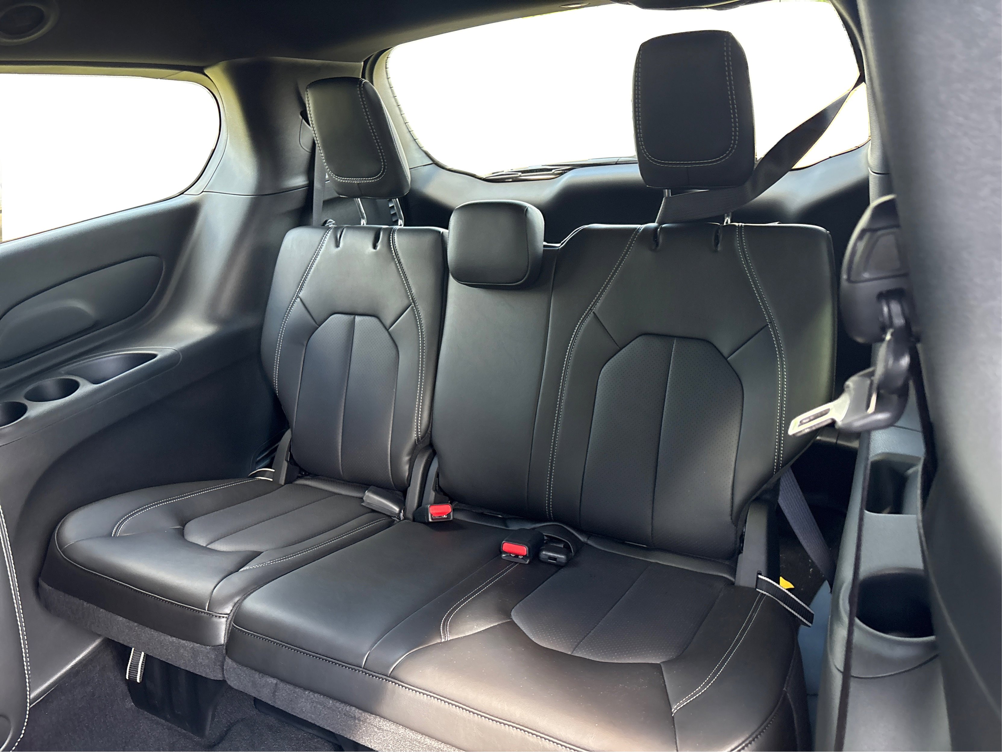 2026 Chrysler Pacifica photo 25