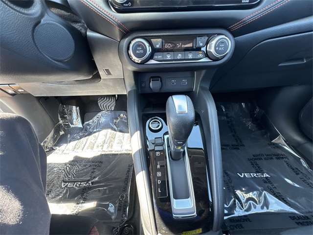 2025 Nissan Versa 1.6 SR photo 19
