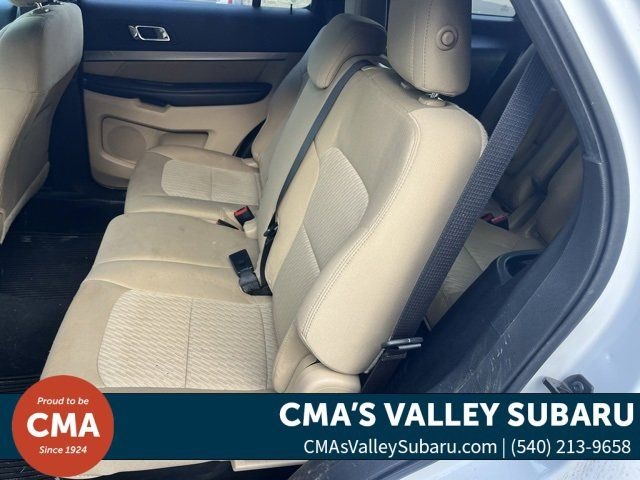 2016 Ford Explorer Base photo 12