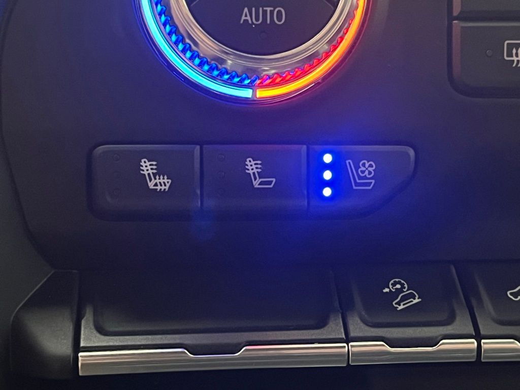 2021 Gmc Sierra 1500 SLT photo 4