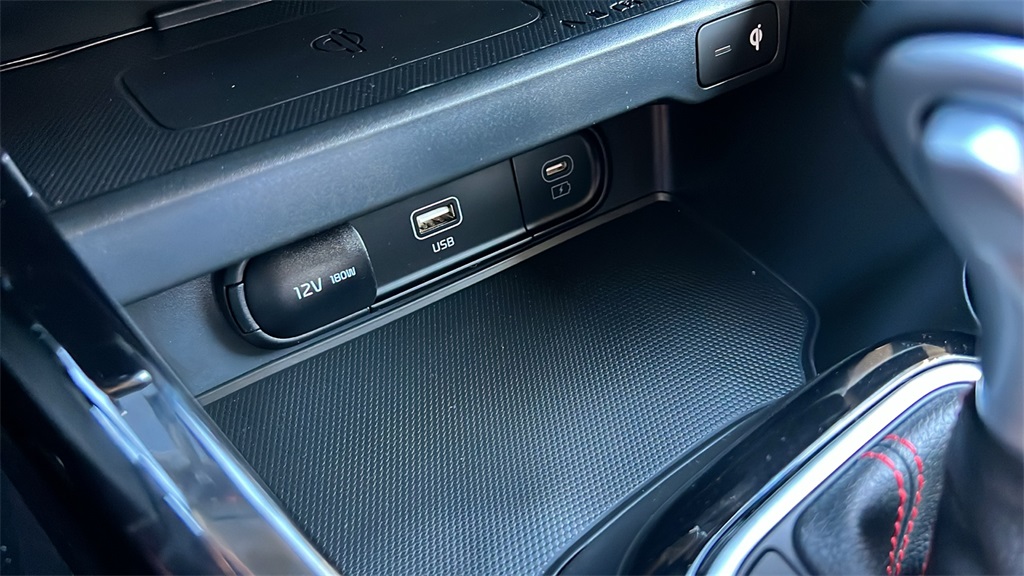 2025 Kia Soul GT-Line photo 17