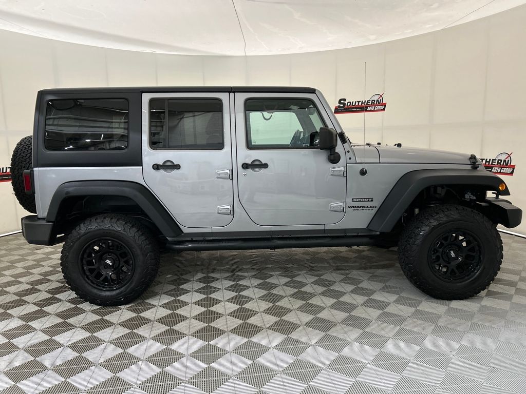 2017 Jeep Wrangler Unlimited Sport photo 2