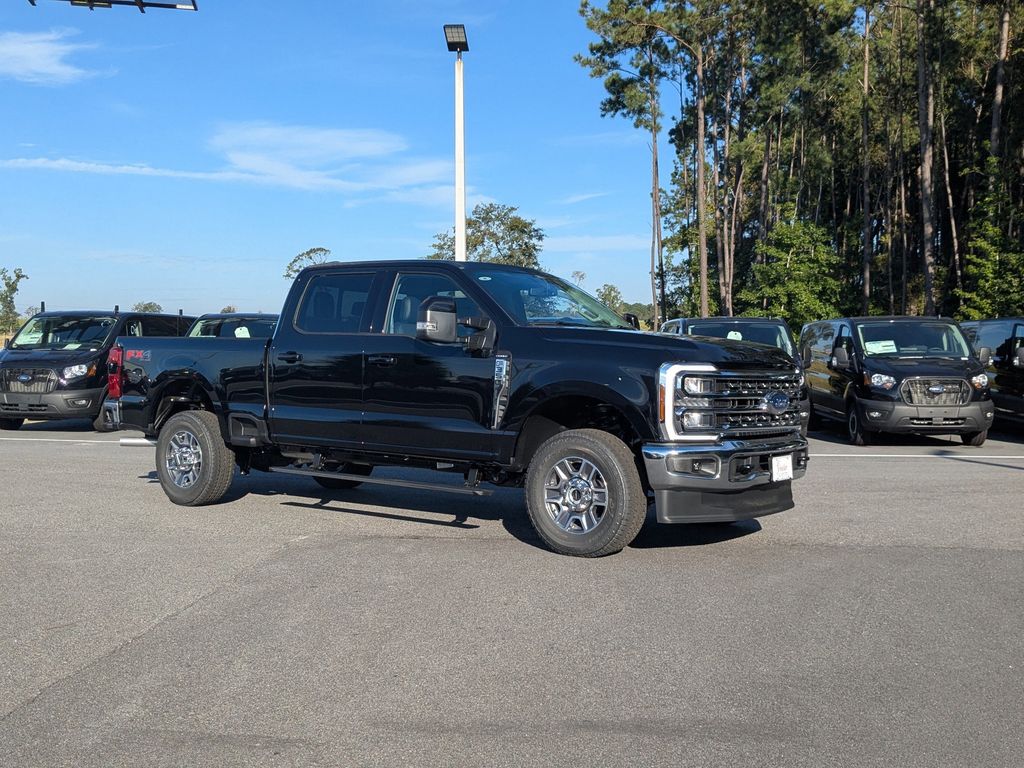 2026 Ford F-350 Lariat photo 2