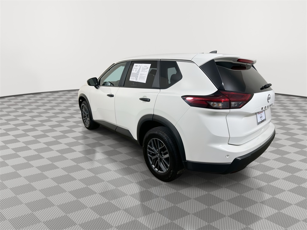 2024 Nissan Rogue S photo 4