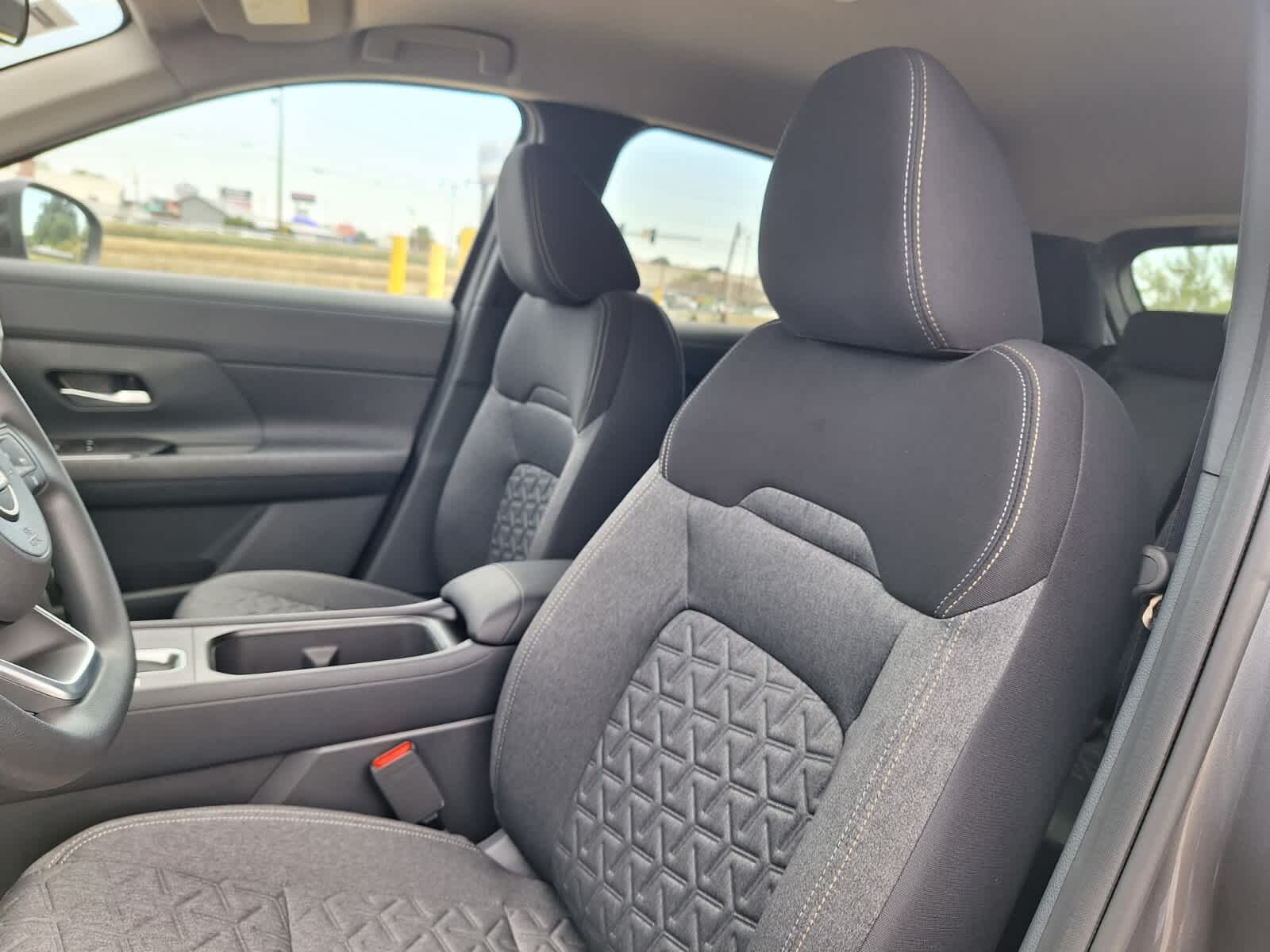 2026 Nissan Kicks SV photo 11