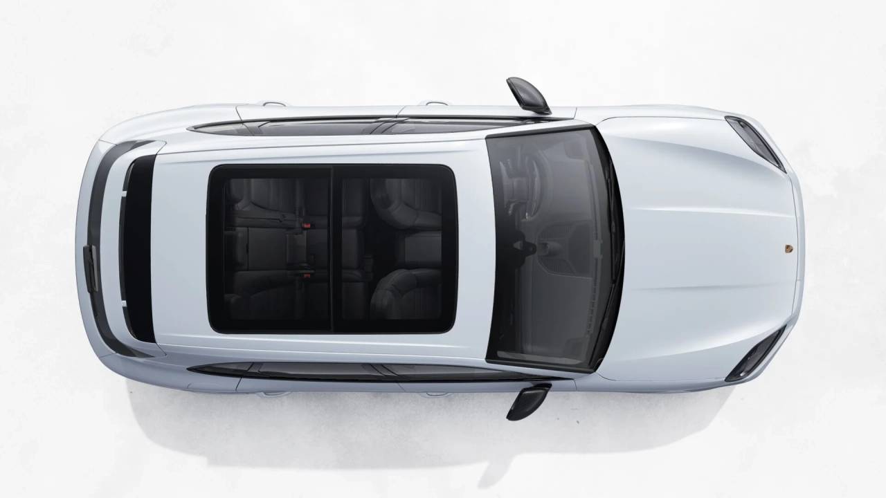 2025 Porsche Cayenne GTS photo 4