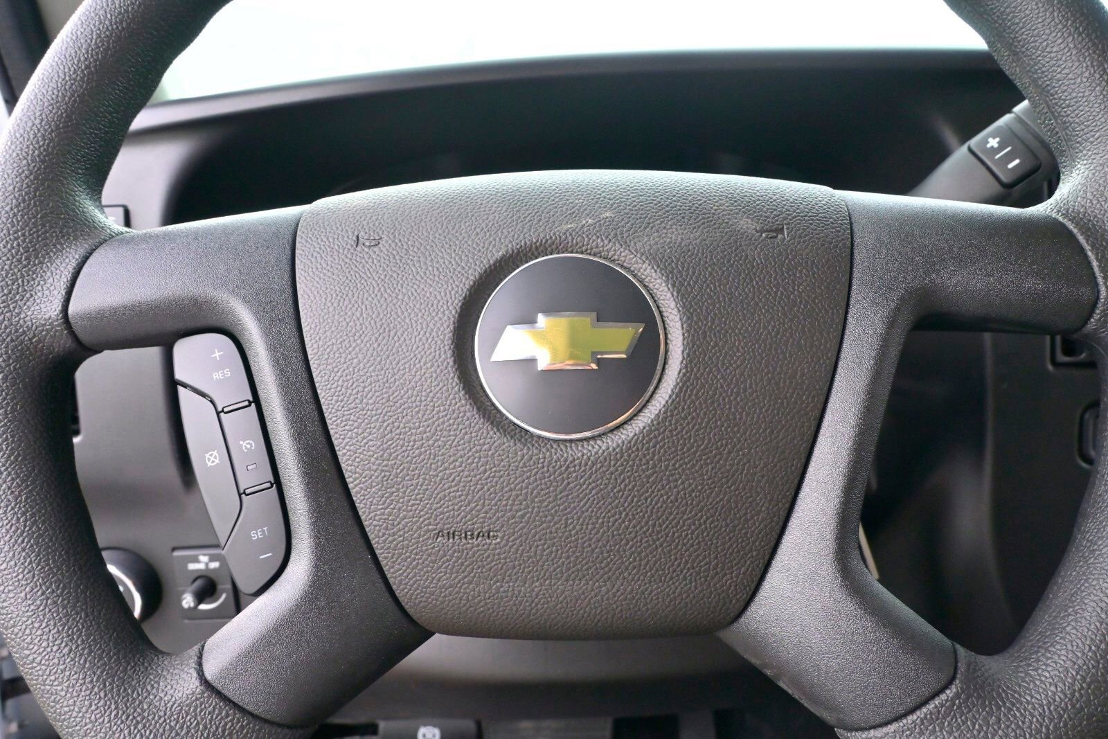 2025 Chevrolet Express Cargo Van Work photo 15