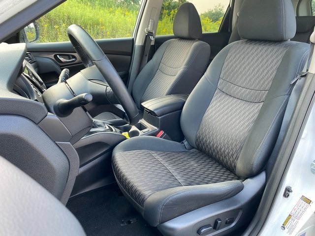 2018 Nissan Rogue SV photo 20