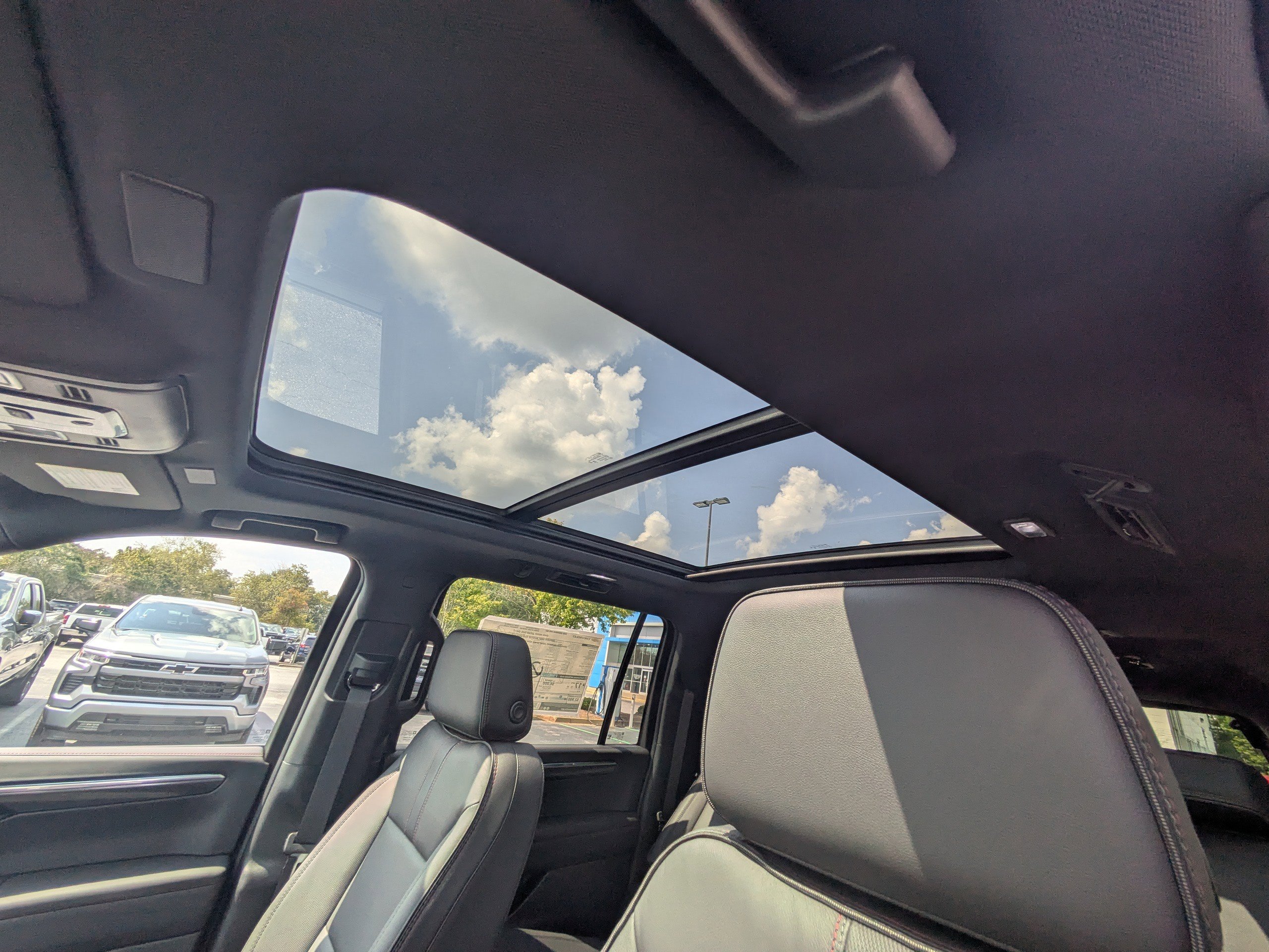 2026 Chevrolet Suburban RST photo 21