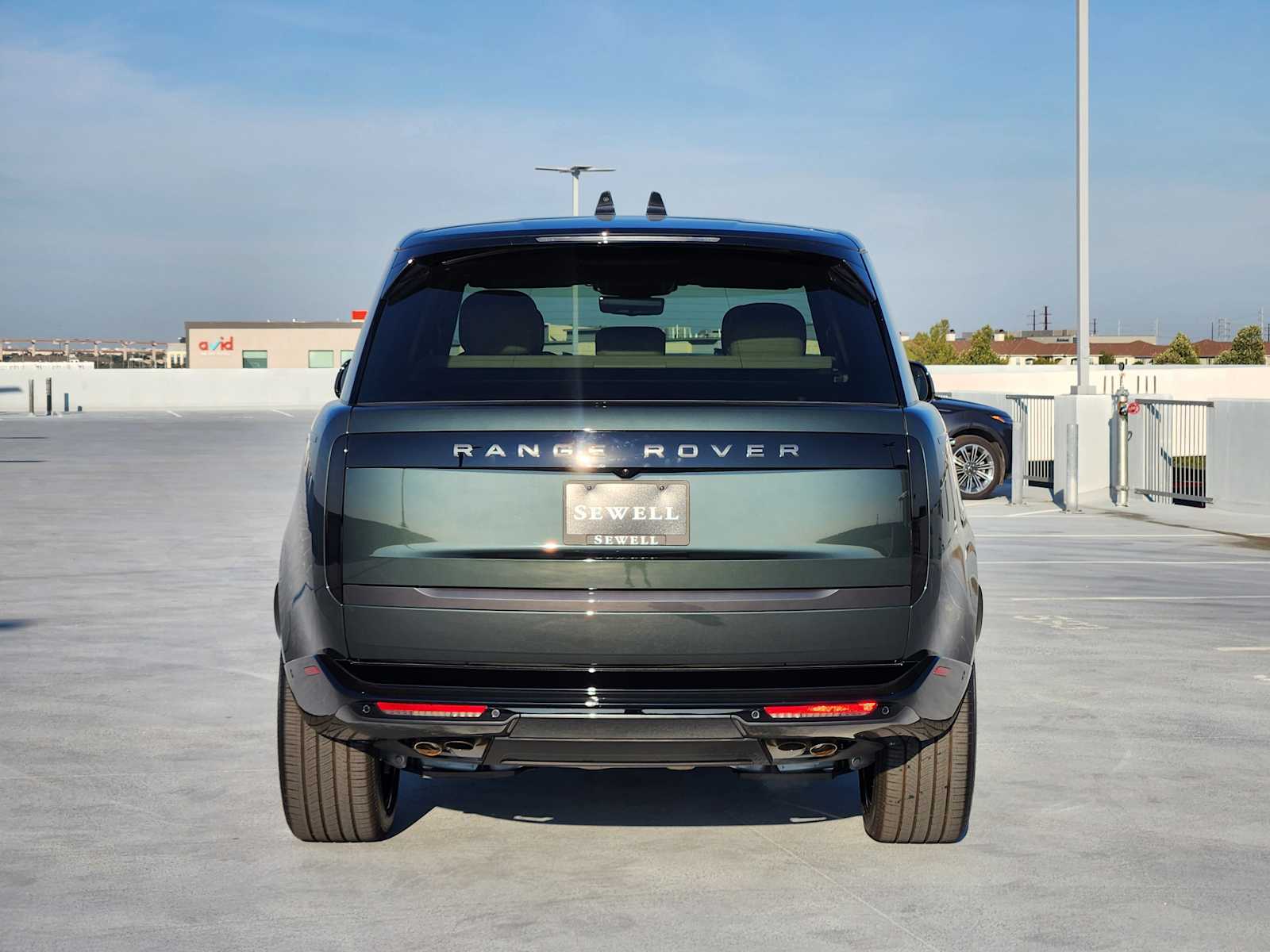 2025 Land Rover Range Rover SE photo 6