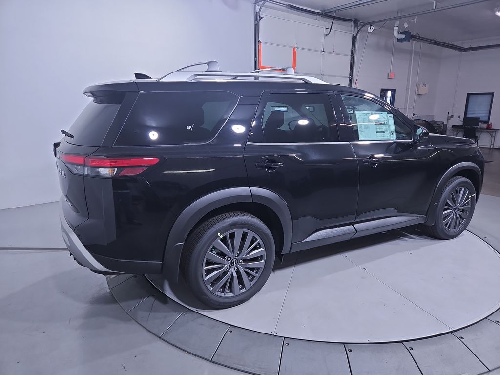 2025 Nissan Pathfinder SL photo 4