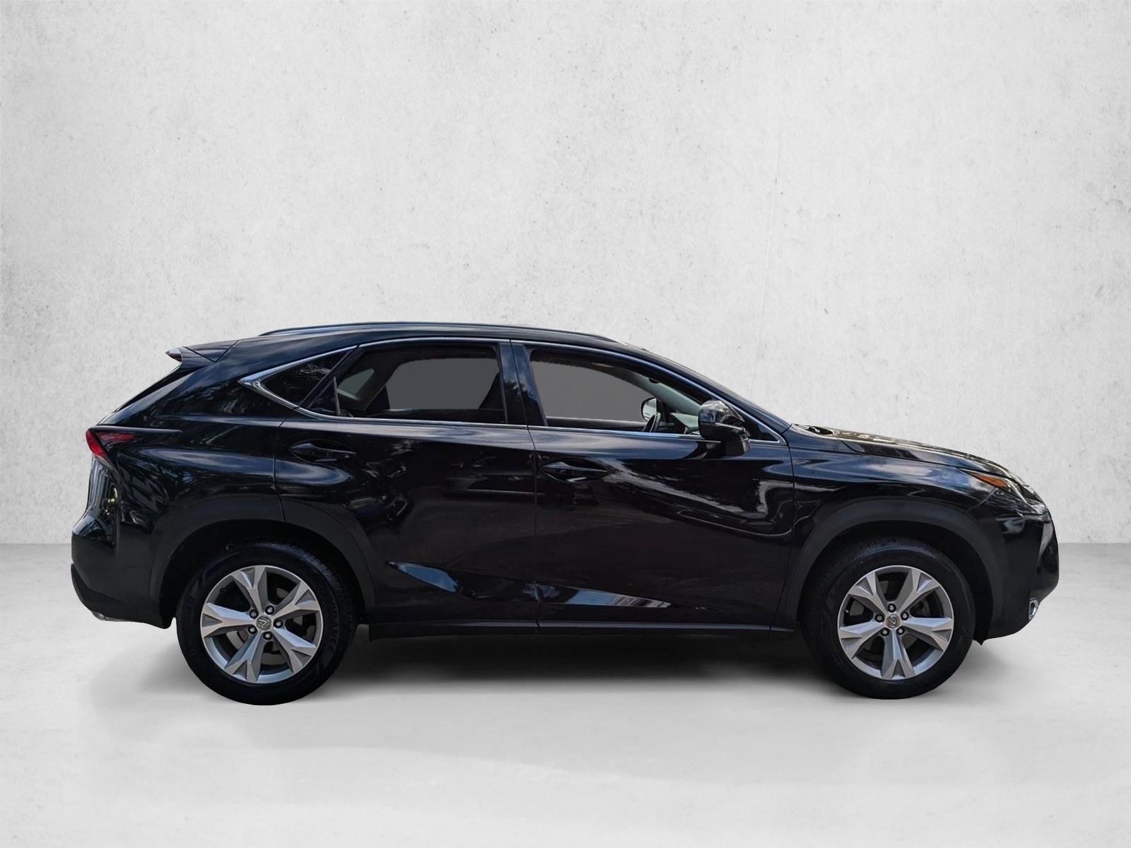 2017 Lexus NX 200t Luxury photo 4