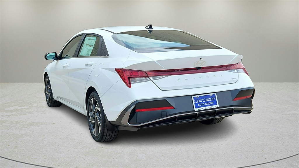2025 Hyundai Elantra Hybrid Limited photo 13