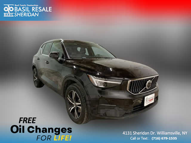 2025 Volvo XC40 Core's photo