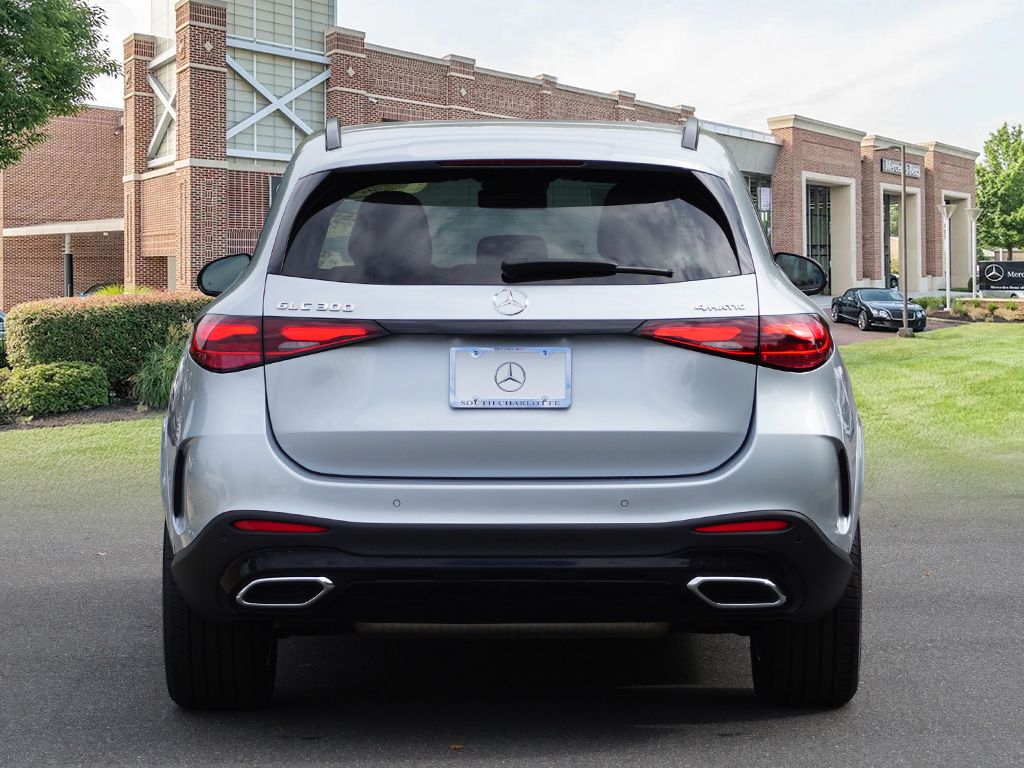 2025 Mercedes Benz GLC 300 4MATIC photo 4