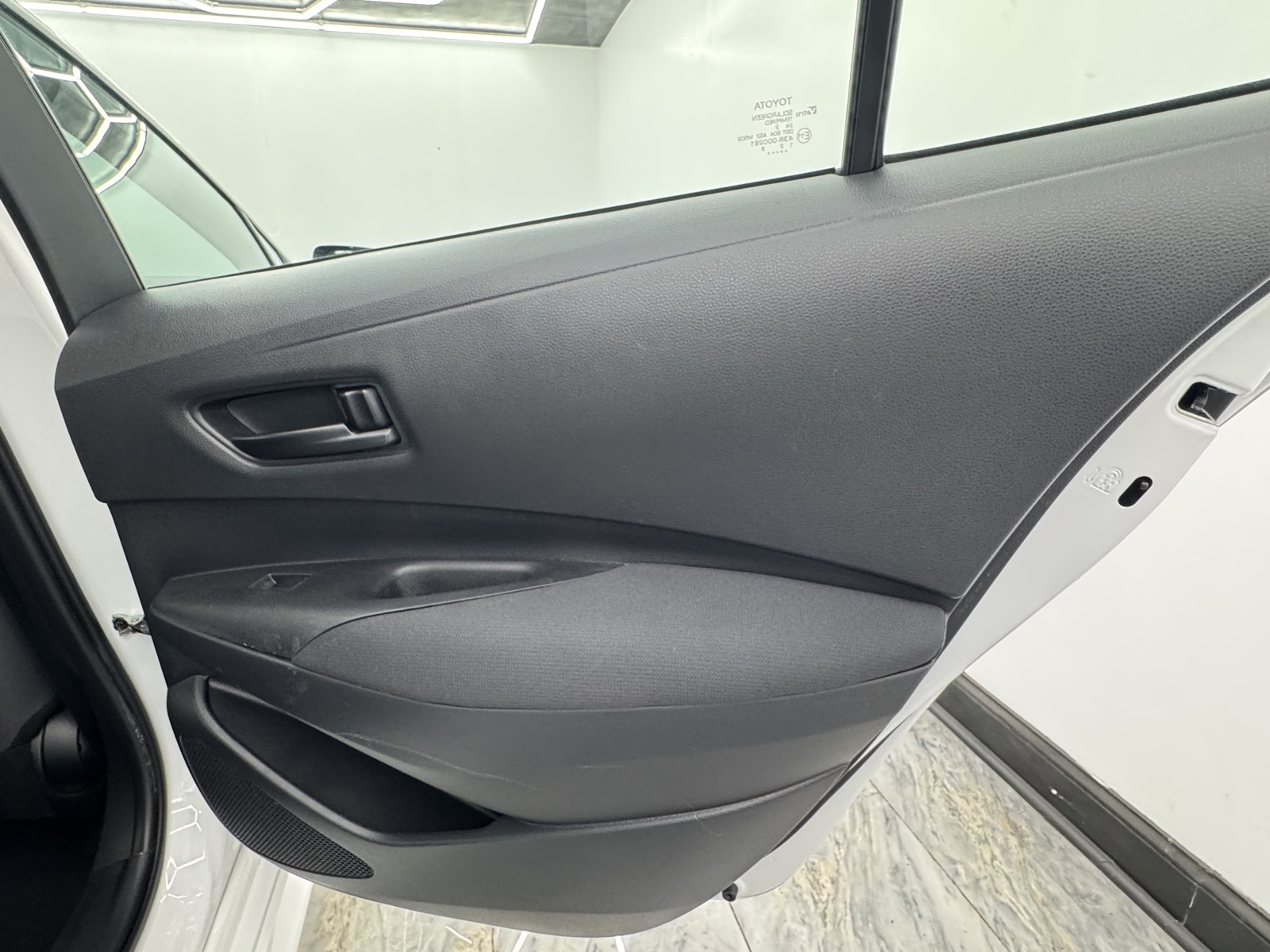 2023 Toyota Corolla LE photo 36
