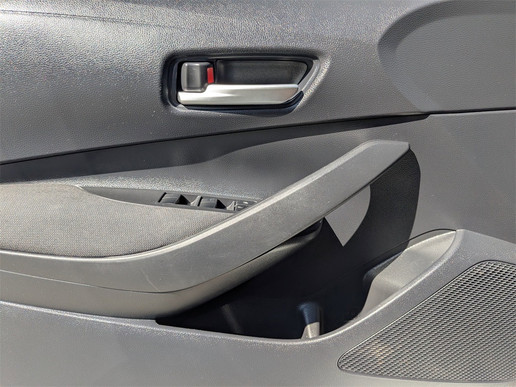 2020 Toyota Corolla LE photo 20