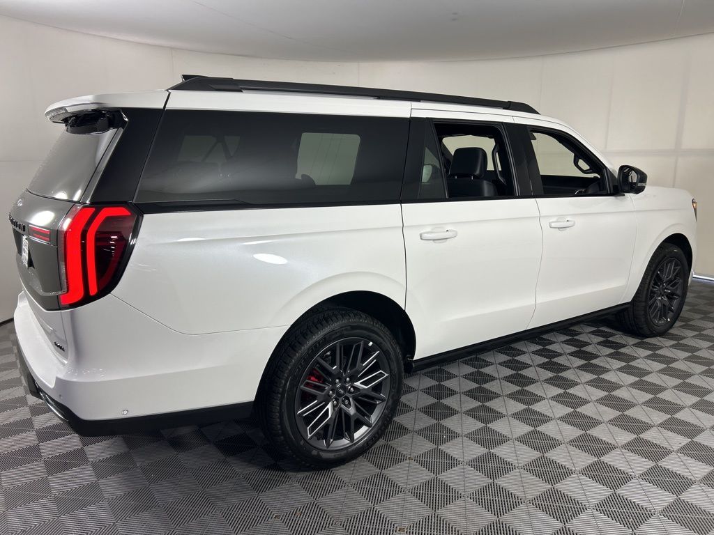 2025 Ford Expedition MAX Platinum photo 3