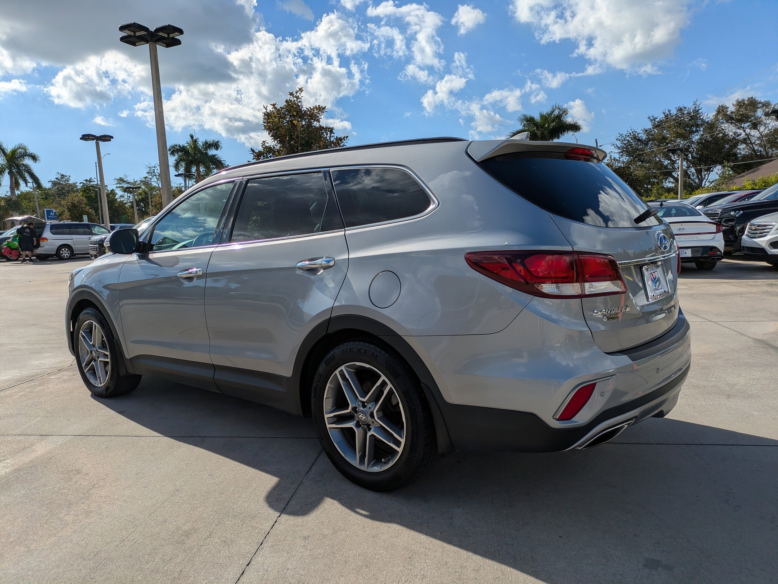 2017 Hyundai Santa Fe SE Ultimate photo 4