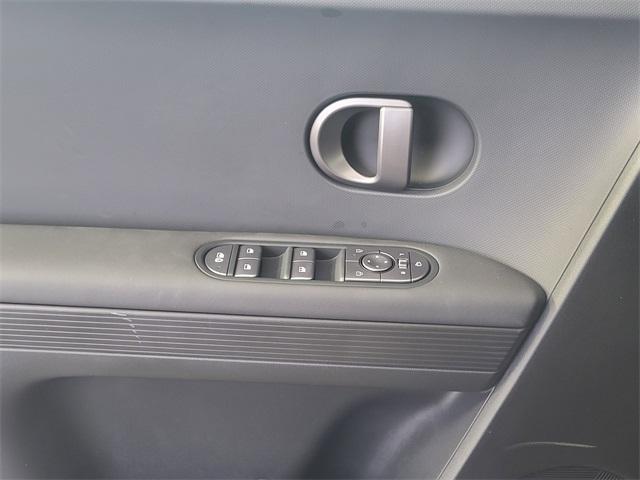 2025 Hyundai Ioniq 5 SEL photo 7