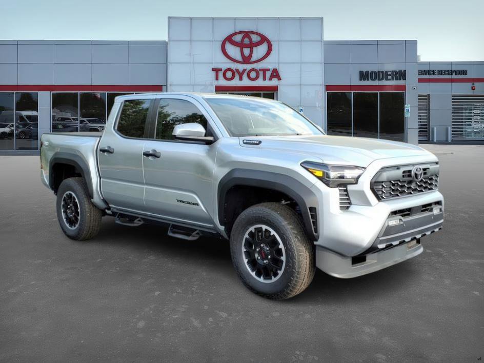 2025 Toyota Tacoma TRD Off-Road photo 3