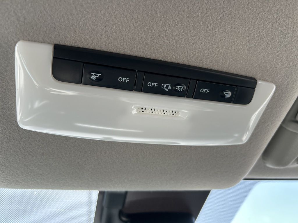 2025 Nissan Versa S photo 28