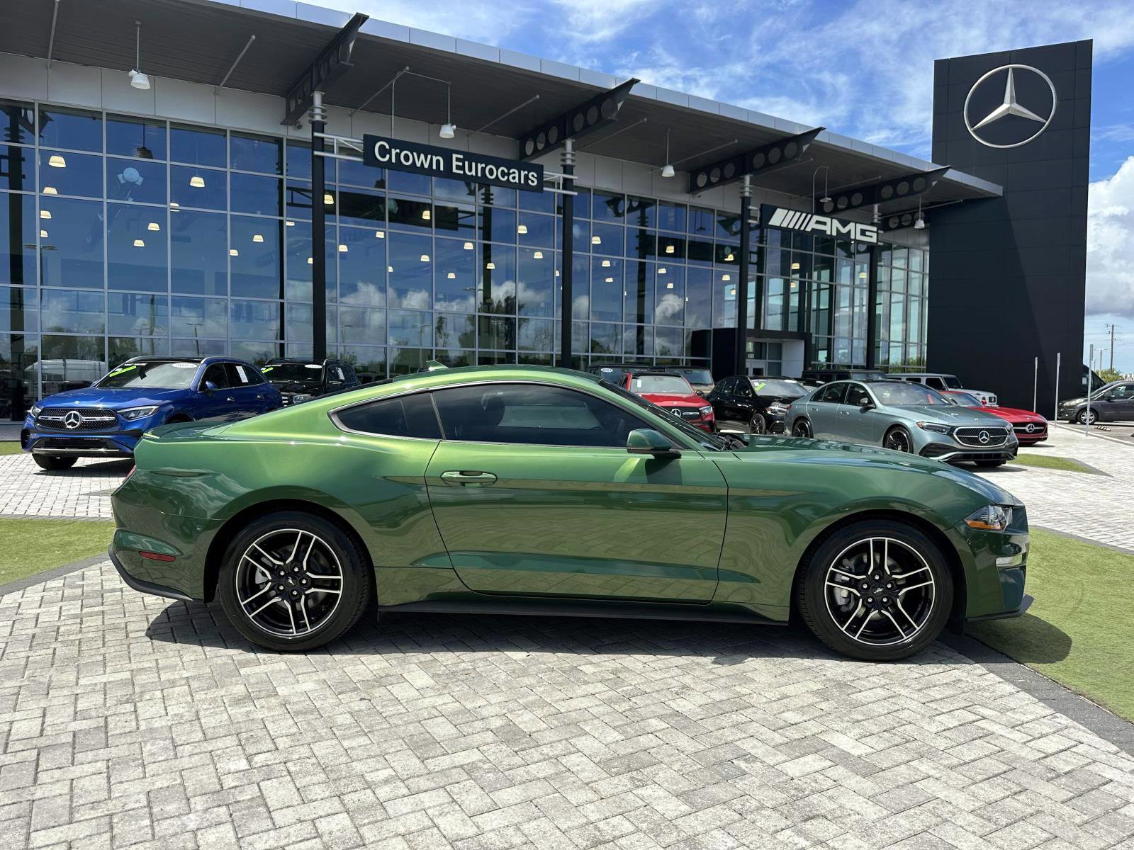 2022 Ford Mustang EcoBoost Premium photo 3