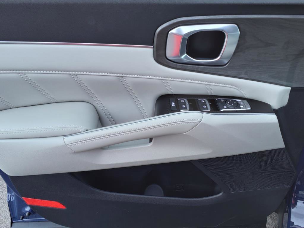 2025 Kia Sorento X-Line SX photo 4