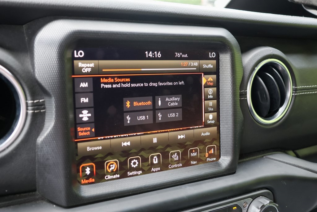 2023 Jeep Wrangler Sahara 4xe photo 17