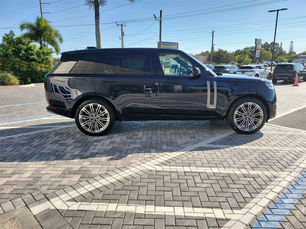 2025 Land Rover Range Rover Autobiography photo 6