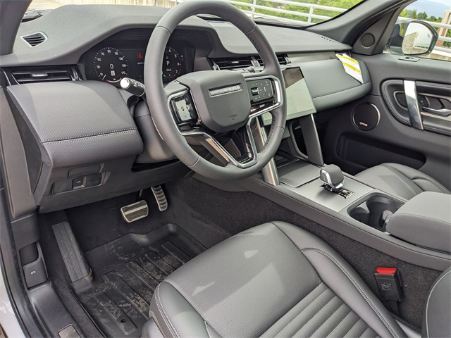 2025 Land Rover Discovery Sport SE photo 6