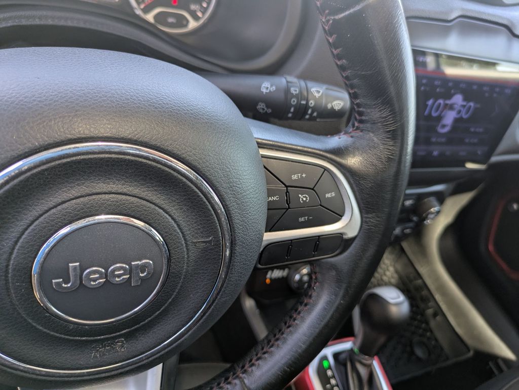 2018 Jeep Renegade Trailhawk photo 13