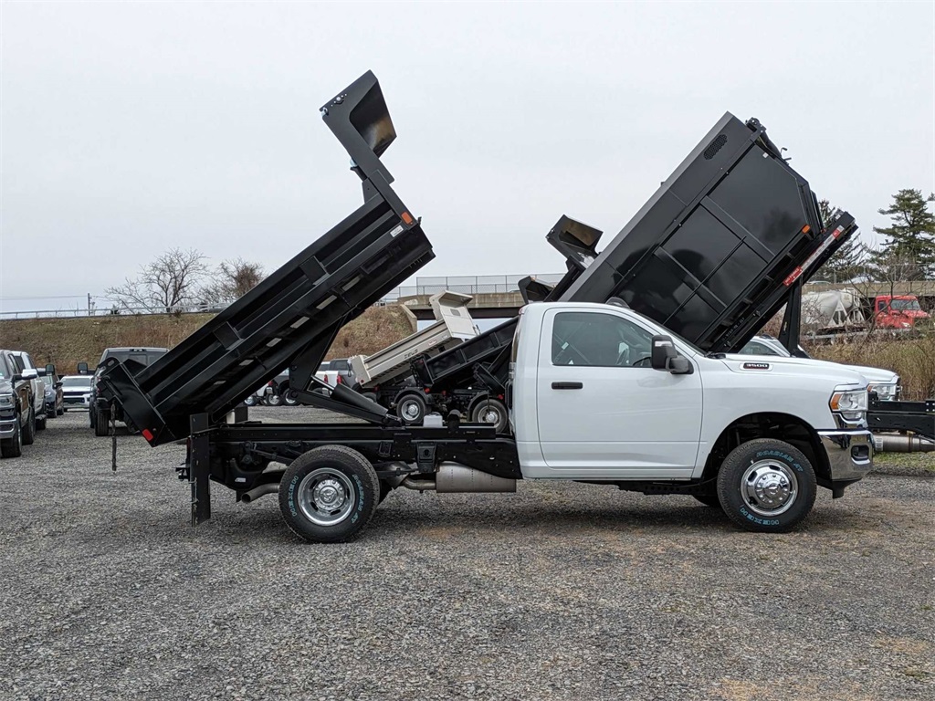 2024 Ram 3500 Tradesman photo 2