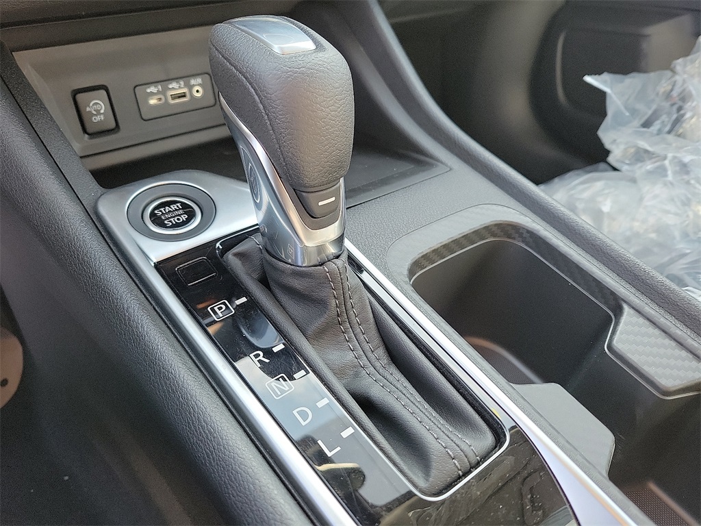 2025 Nissan Sentra SV photo 11
